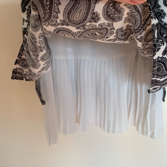 Banana Republic Top 💕 - Picture 5 of 7